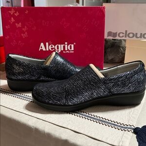 NWT - ALEGRIA - Lauryn - “Pewter Tread” Nubuck Slip-On Shoes - Size 40 (9.5)